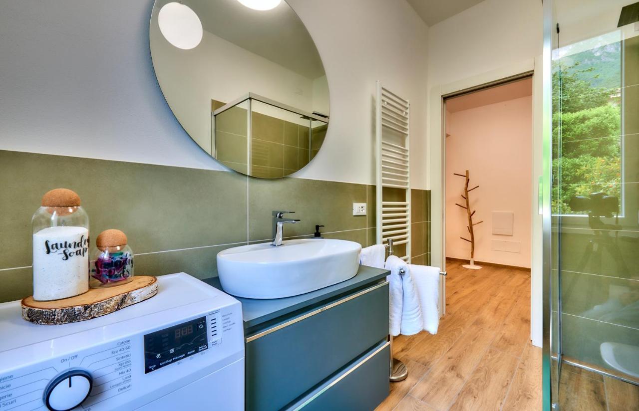 La Casa Di Lucia Apartment Lierna Luaran gambar